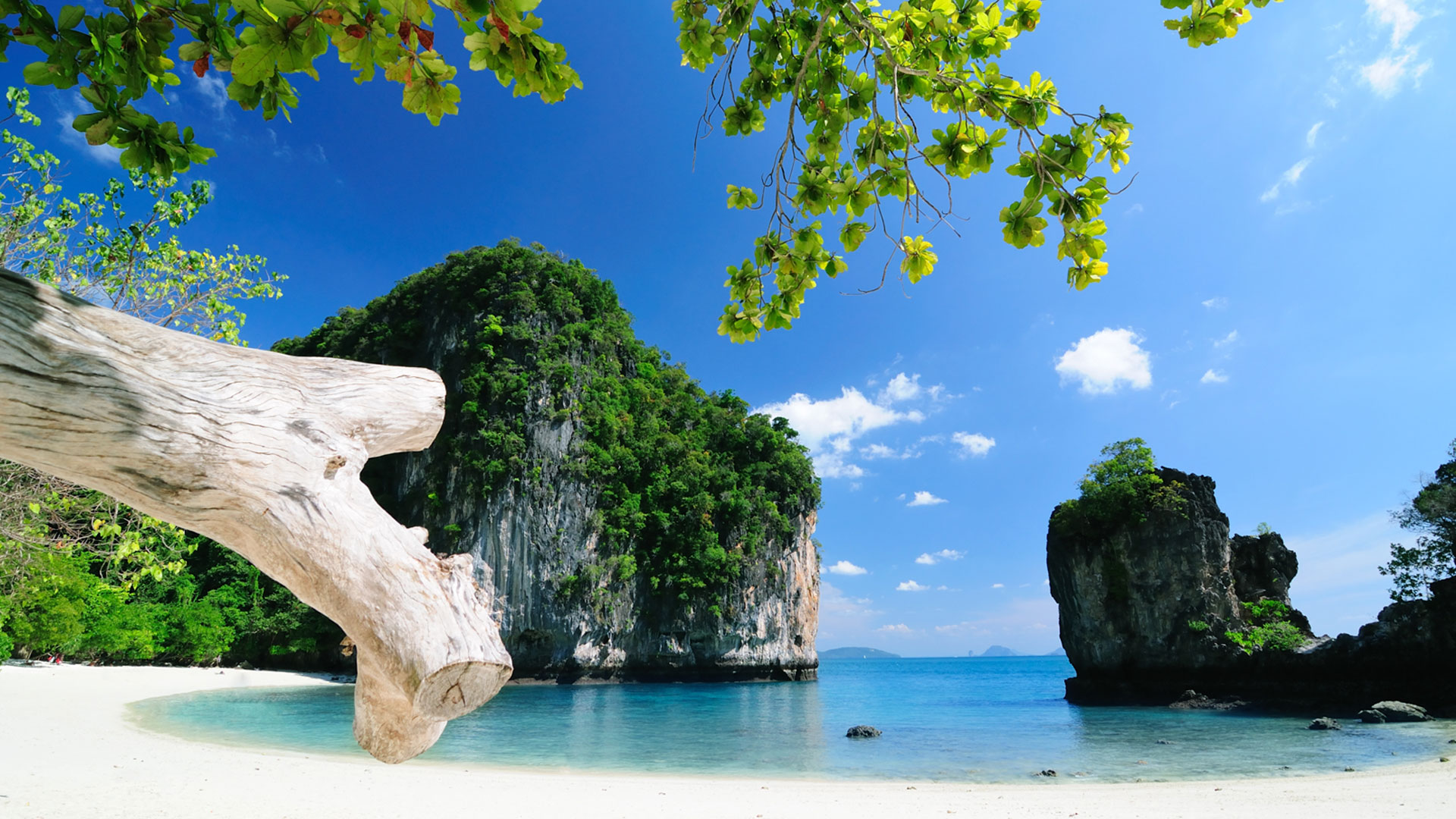 Explore the land of the smiles, exotic Thailand
