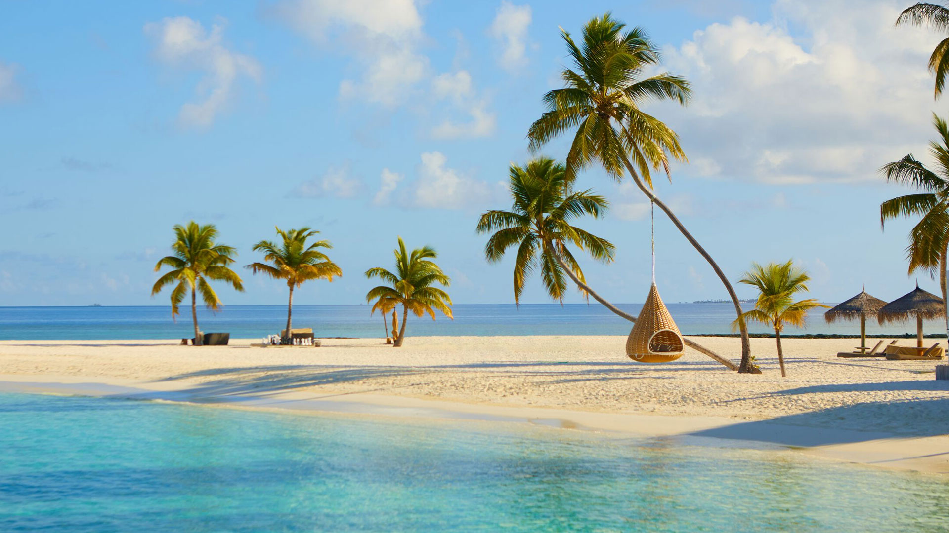 Enjoy a tour of Sri Lanka and the Maldives!