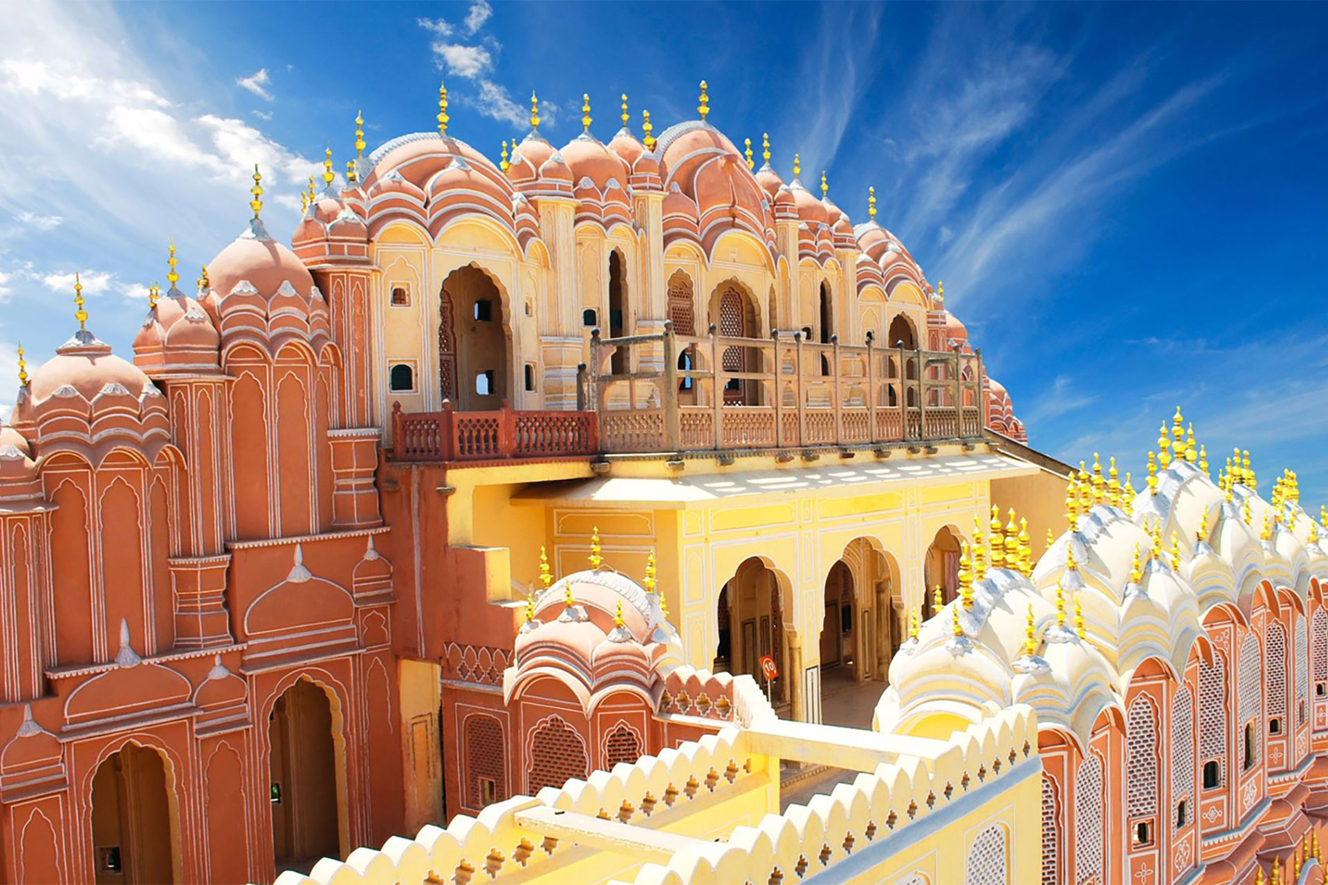 Experience the colours and beauty of India