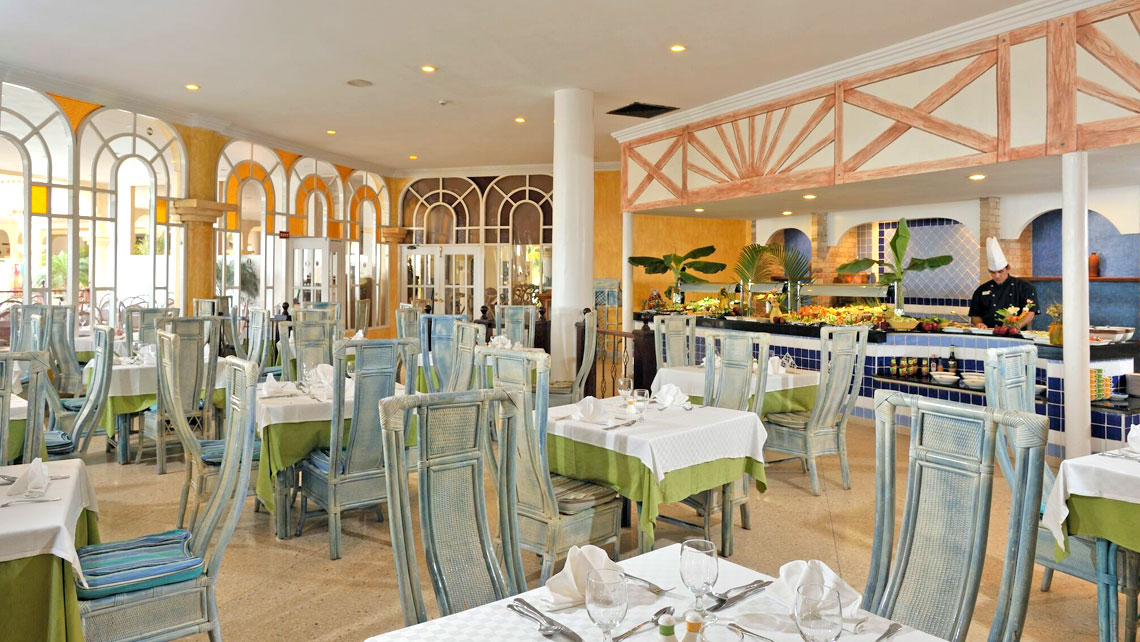 Sol Rio de Luna y Mares Resort