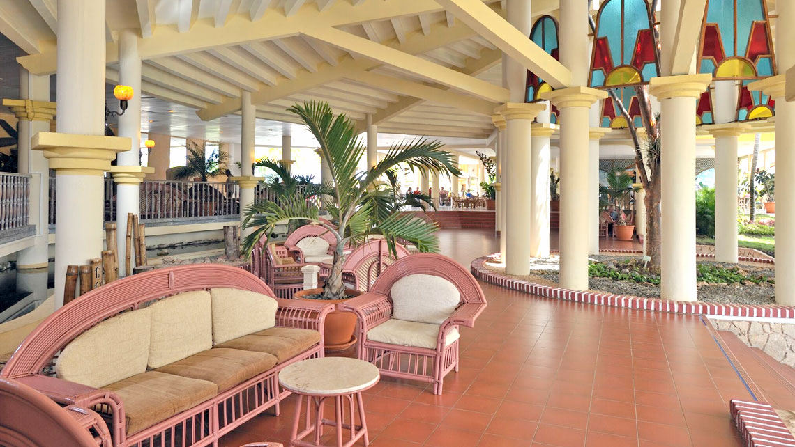 Sol Rio de Luna y Mares Resort