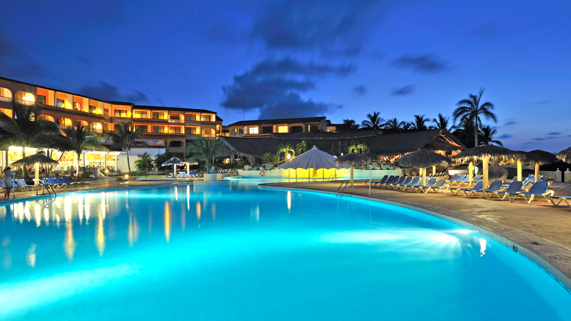Sol Rio de Luna y Mares Resort