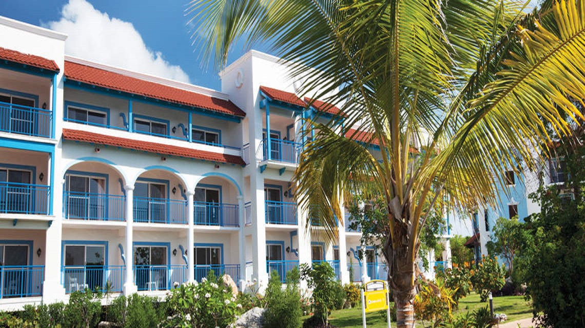 Sanctuary At Grand Memories Santa Maria Hotel
