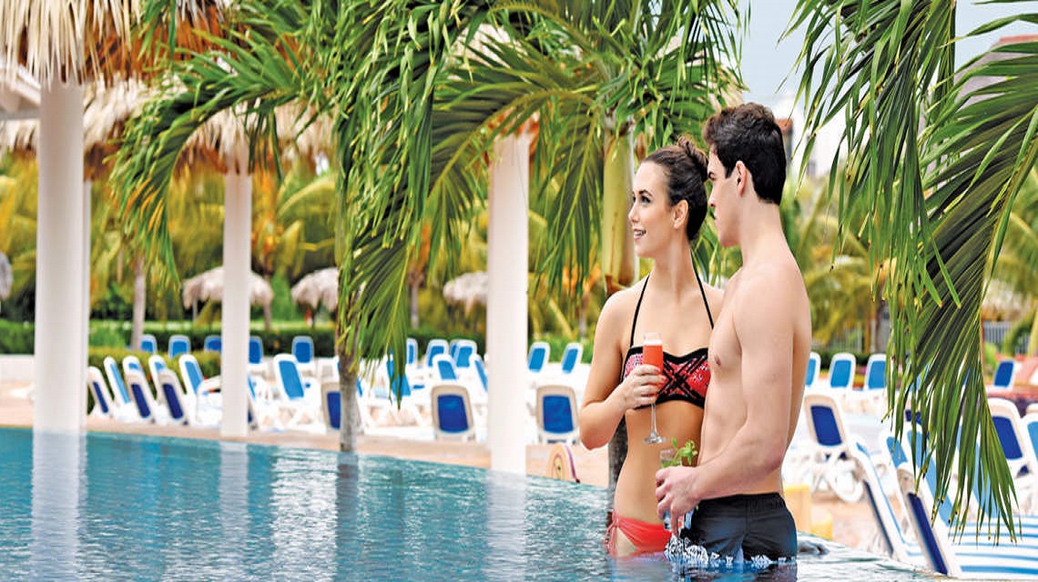 Sanctuary At Grand Memories Santa Maria Hotel