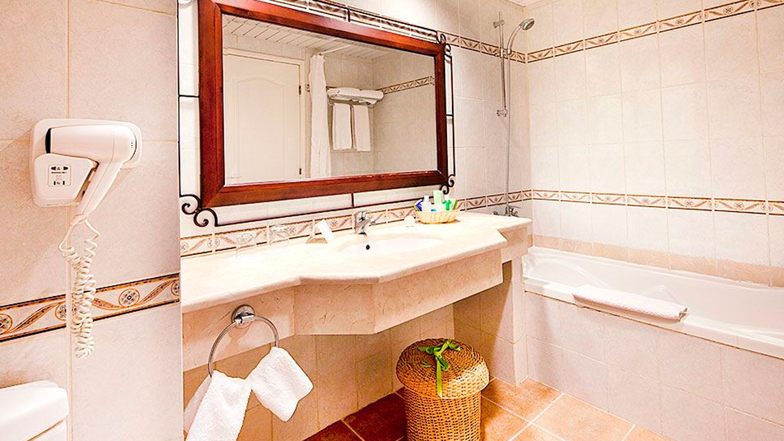 Memories Caribe Beach Resort