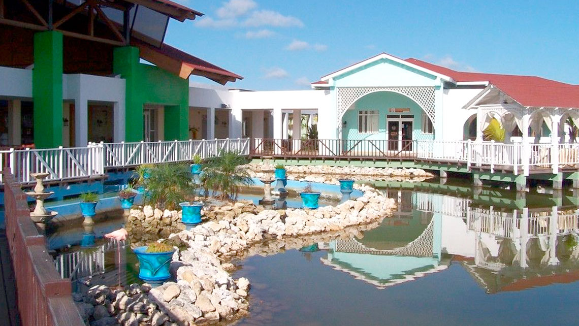 Memories Caribe Beach Resort