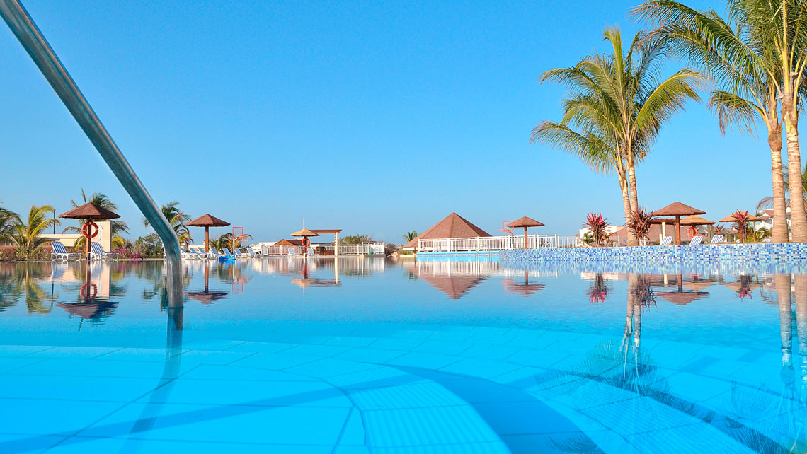 Memories Flamenco Beach Resort