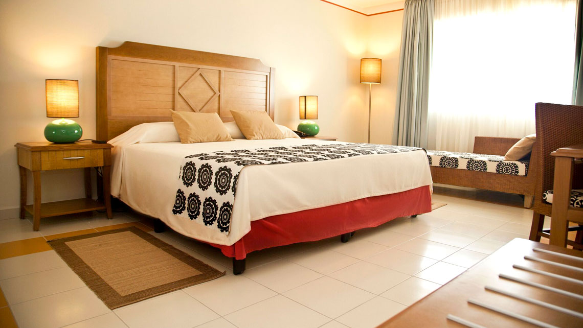 Memories Flamenco Beach Resort