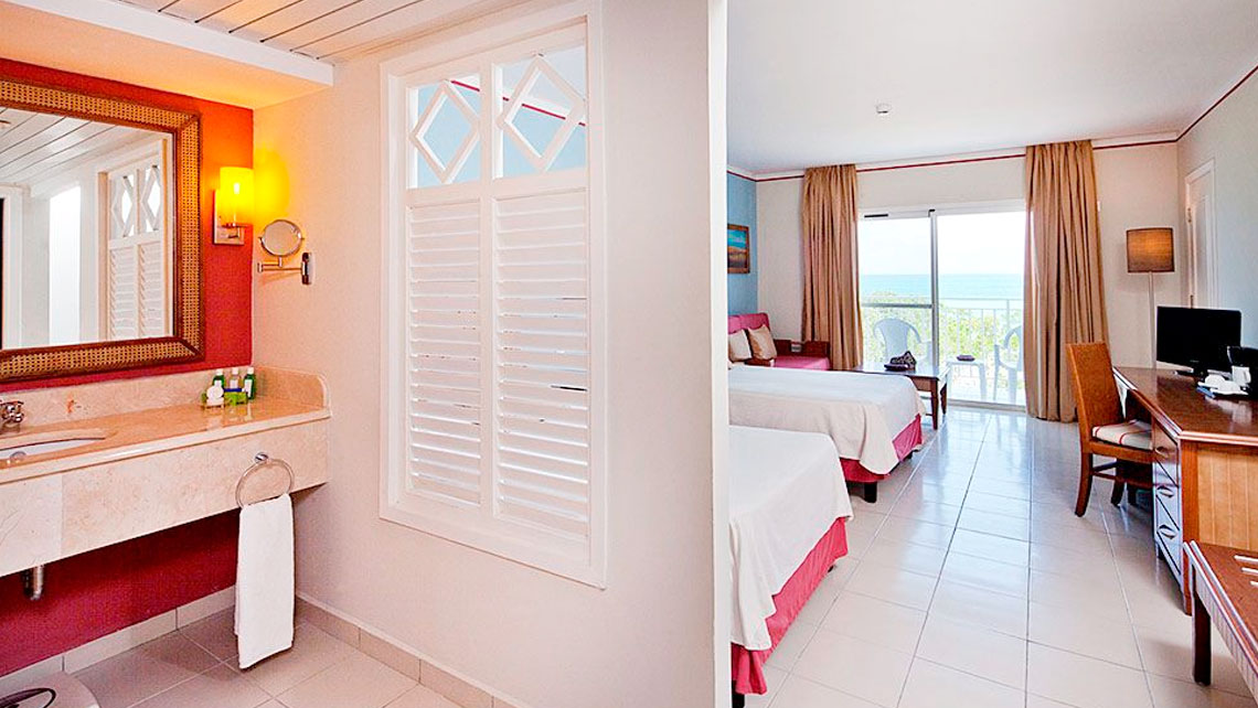 Memories Flamenco Beach Resort