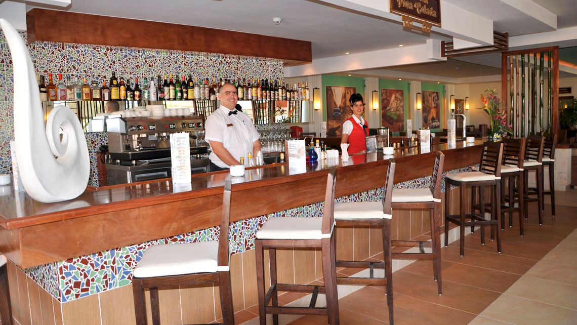 Memories Flamenco Beach Resort