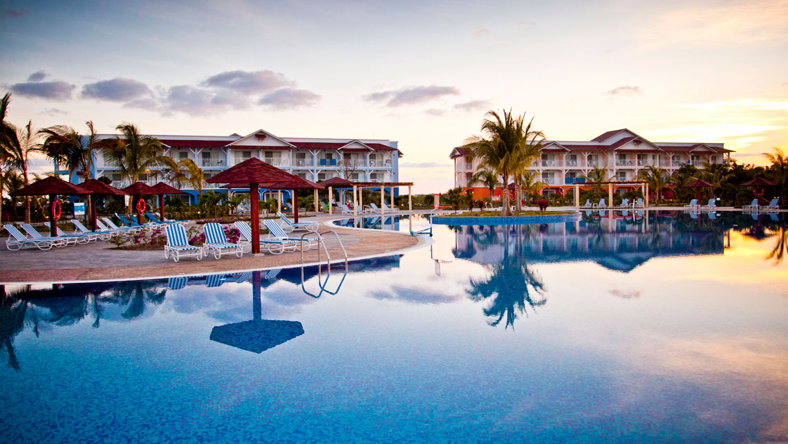 Memories Flamenco Beach Resort