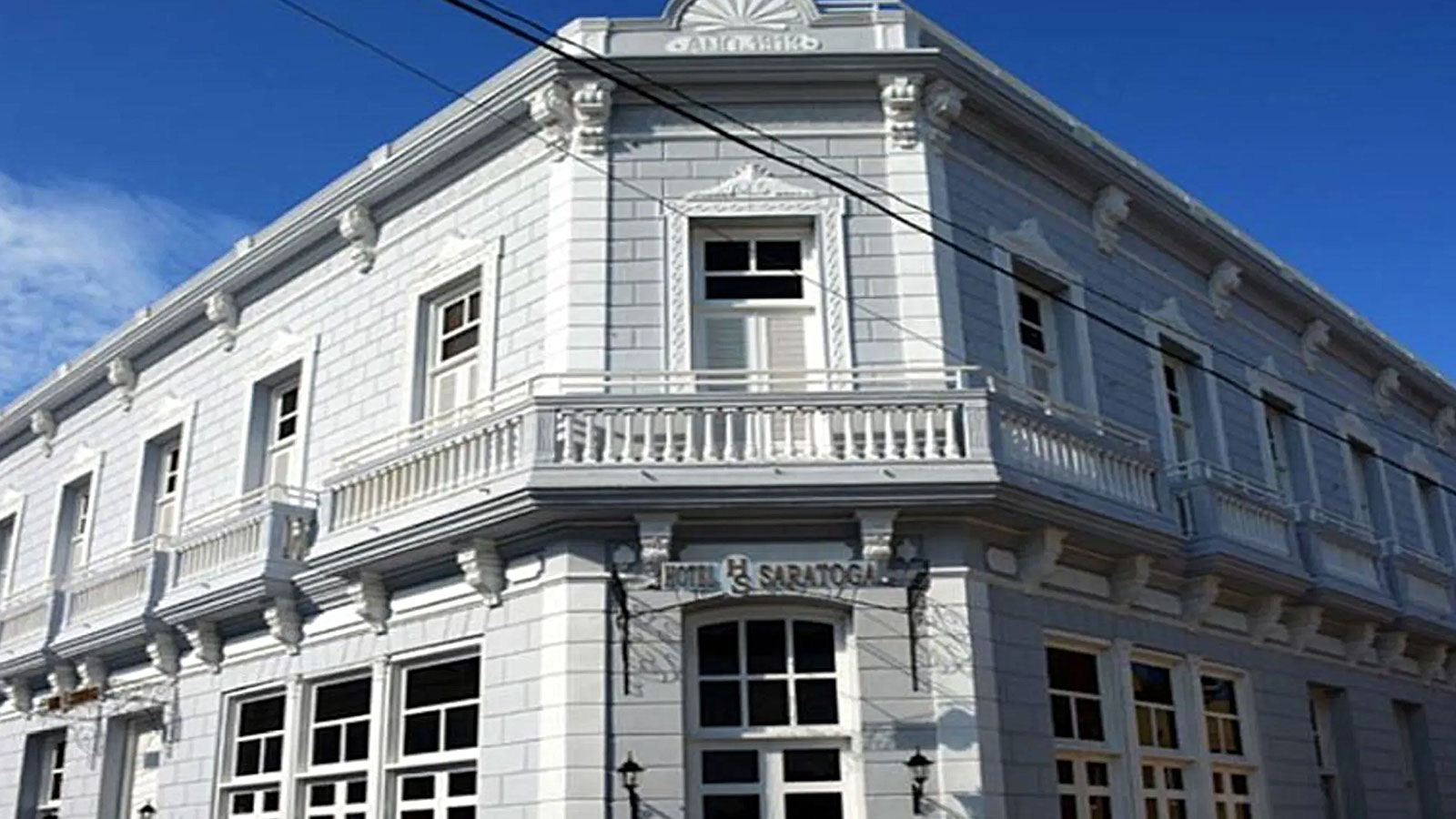 Mystique Holguin Saratoga Hotel